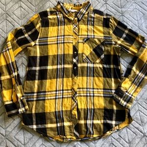 Yellow/black/white plaid flannel button up